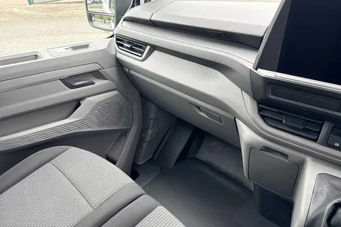 KY25PUK Volkswagen Transporter 2.0 TDI 150 Commerce Plus Van Thumbnail #15