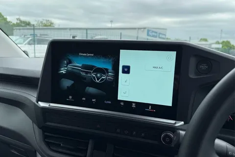 KY25PUK Volkswagen Transporter 2.0 TDI 150 Commerce Plus Van Thumbnail #19