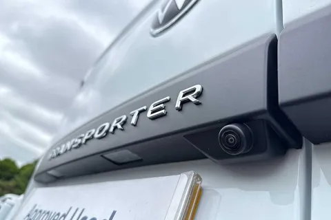 KY25PUK Volkswagen Transporter 2.0 TDI 150 Commerce Plus Van Thumbnail #31