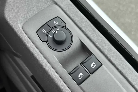 KY25PUK Volkswagen Transporter 2.0 TDI 150 Commerce Plus Van Thumbnail #34