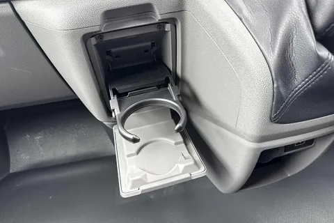 KY25PUK Volkswagen Transporter 2.0 TDI 150 Commerce Plus Van Thumbnail #36