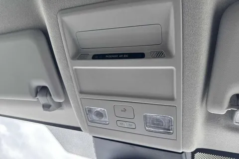 KY25PUK Volkswagen Transporter 2.0 TDI 150 Commerce Plus Van Thumbnail #37