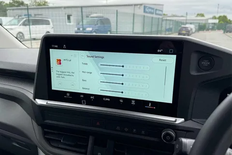 KY25PUK Volkswagen Transporter 2.0 TDI 150 Commerce Plus Van Thumbnail #49