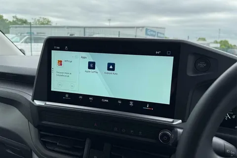 KY25PUK Volkswagen Transporter 2.0 TDI 150 Commerce Plus Van Thumbnail #50