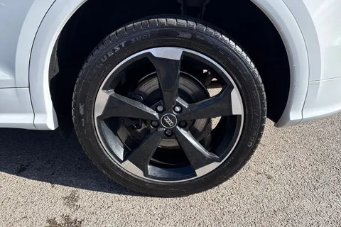 13 of 51 for Audi Q5 Black Edition 40 TDI quattro 190 PS S tronic