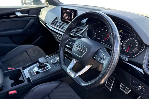 14 of 51 for Audi Q5 Black Edition 40 TDI quattro 190 PS S tronic