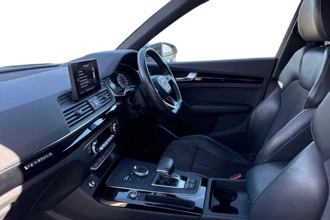 15 of 51 for Audi Q5 Black Edition 40 TDI quattro 190 PS S tronic