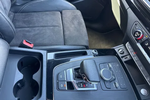 23 of 51 for Audi Q5 Black Edition 40 TDI quattro 190 PS S tronic