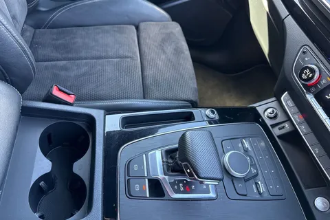 45 of 51 for Audi Q5 Black Edition 40 TDI quattro 190 PS S tronic