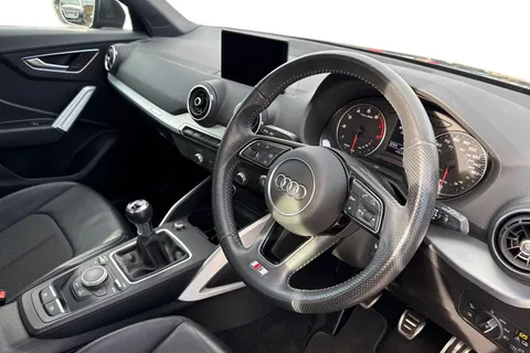 14 of 52 for Audi Q2 S line 1.0 TFSI 116 PS 6-speed