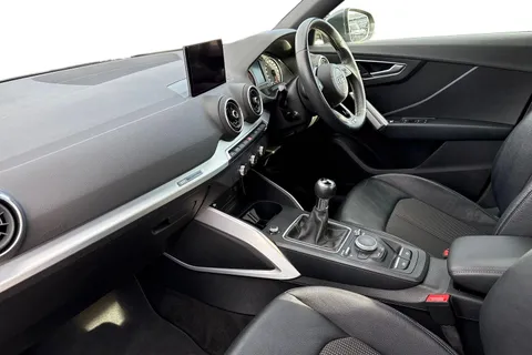 15 of 52 for Audi Q2 S line 1.0 TFSI 116 PS 6-speed