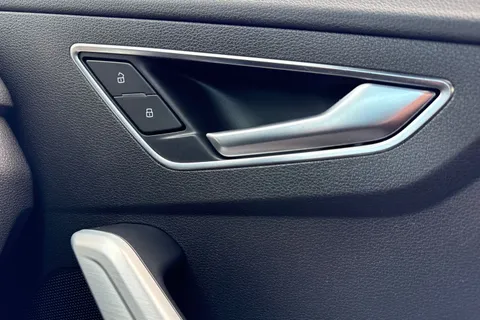 21 of 52 for Audi Q2 S line 1.0 TFSI 116 PS 6-speed