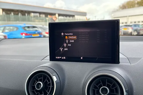 37 of 52 for Audi Q2 S line 1.0 TFSI 116 PS 6-speed