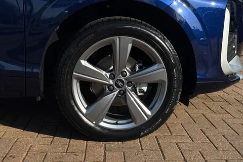 Audi Q3 1.5 TFSI S line S Tronic Euro 6 (s/s) 5dr Thumbnail #11