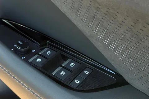 Audi Q3 1.5 TFSI S line S Tronic Euro 6 (s/s) 5dr Thumbnail #42