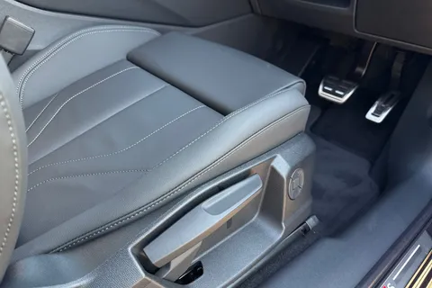 Audi Q3 1.5 TFSI S line S Tronic Euro 6 (s/s) 5dr Thumbnail #43