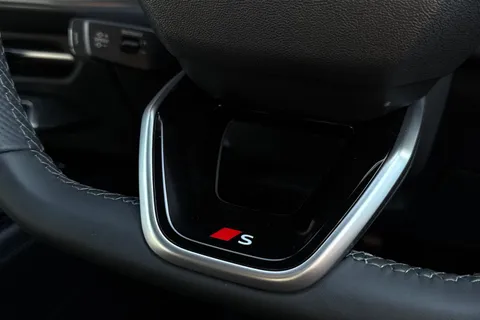 Audi Q3 1.5 TFSI S line S Tronic Euro 6 (s/s) 5dr Thumbnail #47