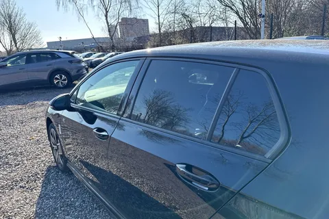  Volkswagen Golf 1.5 TSI Black Edition Euro 6 (s/s) 5dr Thumbnail #26