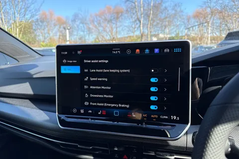  Volkswagen Golf 1.5 TSI Black Edition Euro 6 (s/s) 5dr Thumbnail #40