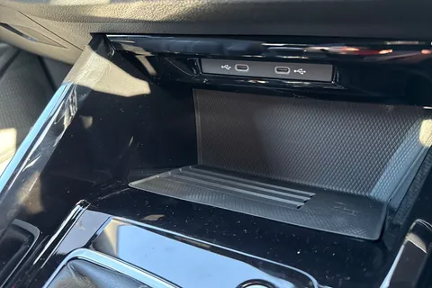  Volkswagen Golf 1.5 TSI Black Edition Euro 6 (s/s) 5dr Thumbnail #41