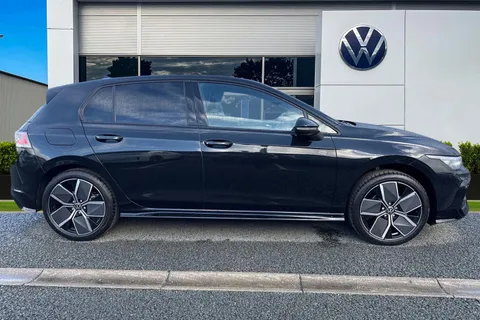  Volkswagen Golf 1.5 eTSI MHEV Black Edition DSG Euro 6 (s/s) 5dr Thumbnail #3