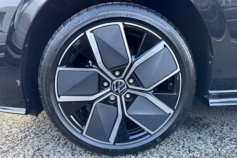  Volkswagen Golf 1.5 eTSI MHEV Black Edition DSG Euro 6 (s/s) 5dr Thumbnail #11