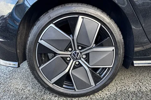  Volkswagen Golf 1.5 eTSI MHEV Black Edition DSG Euro 6 (s/s) 5dr Thumbnail #12