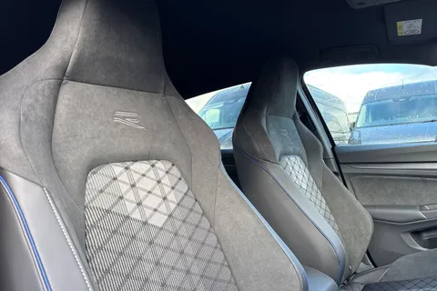  Volkswagen Golf 1.5 eTSI MHEV Black Edition DSG Euro 6 (s/s) 5dr Thumbnail #23