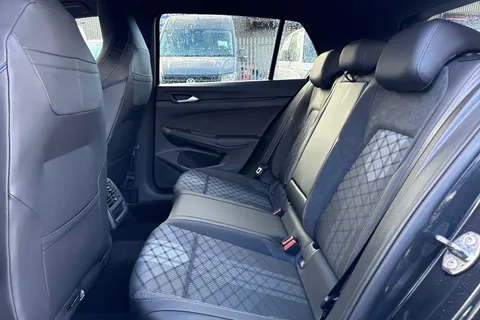  Volkswagen Golf 1.5 eTSI MHEV Black Edition DSG Euro 6 (s/s) 5dr Thumbnail #31