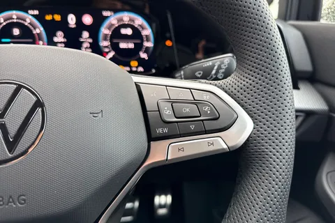  Volkswagen Golf 1.5 eTSI MHEV Black Edition DSG Euro 6 (s/s) 5dr Thumbnail #42