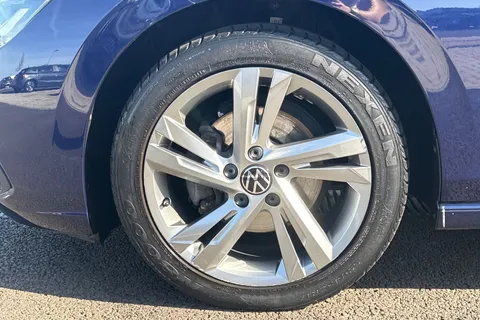 12 of 43 for VOLKSWAGEN GOLF 1.0 TSI Life 5dr