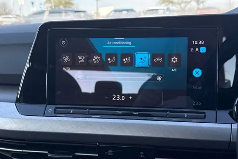 22 of 43 for VOLKSWAGEN GOLF 1.0 TSI Life 5dr