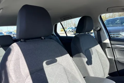 24 of 43 for VOLKSWAGEN GOLF 1.0 TSI Life 5dr