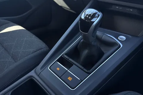 36 of 43 for VOLKSWAGEN GOLF 1.0 TSI Life 5dr