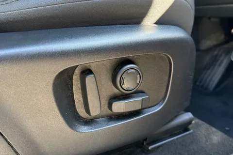 DU75YOR Land Rover Range Rover Evoque 2.0 D200 Dynamic SE 5dr Thumbnail #34