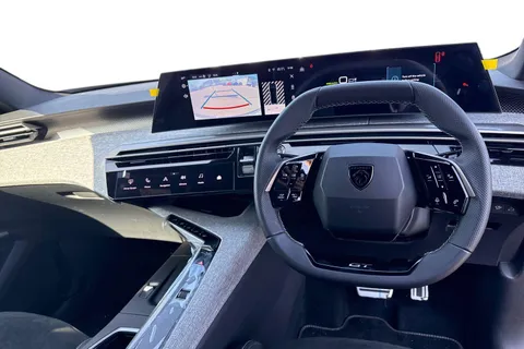 17 of 67 for PEUGEOT E-3008 73kWh GT Auto 5dr