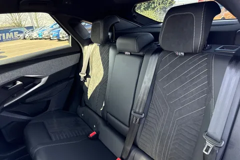 18 of 67 for PEUGEOT E-3008 73kWh GT Auto 5dr