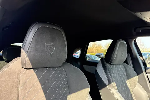 23 of 67 for PEUGEOT E-3008 73kWh GT Auto 5dr