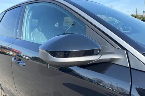 33 of 67 for PEUGEOT E-3008 73kWh GT Auto 5dr