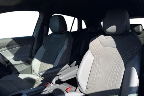 GJ25ZNN Volkswagen ID.4 210kW Match Pro 77kWh 5dr Auto | Electric Tailgate | Rear Camera Thumbnail #17