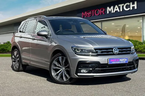 NV68BLF Volkswagen Tiguan 2.0 TDI R-Line DSG 4Motion Euro 6 (s/s) 5dr Thumbnail #2