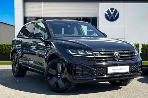 KJ25CVS Volkswagen Touareg 3.0 V6 TDI 4Motion 286 Black Edition 5dr Tip Auto | Heated Windscreen | ACC Thumbnail #2
