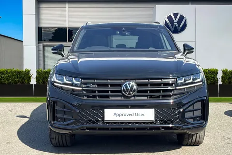 KJ25CVS Volkswagen Touareg 3.0 V6 TDI 4Motion 286 Black Edition 5dr Tip Auto | Heated Windscreen | ACC Thumbnail #7