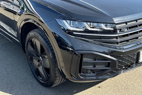 KJ25CVS Volkswagen Touareg 3.0 V6 TDI 4Motion 286 Black Edition 5dr Tip Auto | Heated Windscreen | ACC Thumbnail #10