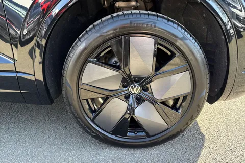 KJ25CVS Volkswagen Touareg 3.0 V6 TDI 4Motion 286 Black Edition 5dr Tip Auto | Heated Windscreen | ACC Thumbnail #11