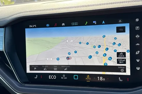 KJ25CVS Volkswagen Touareg 3.0 V6 TDI 4Motion 286 Black Edition 5dr Tip Auto | Heated Windscreen | ACC Thumbnail #18