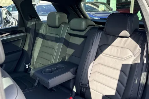 KJ25CVS Volkswagen Touareg 3.0 V6 TDI 4Motion 286 Black Edition 5dr Tip Auto | Heated Windscreen | ACC Thumbnail #20