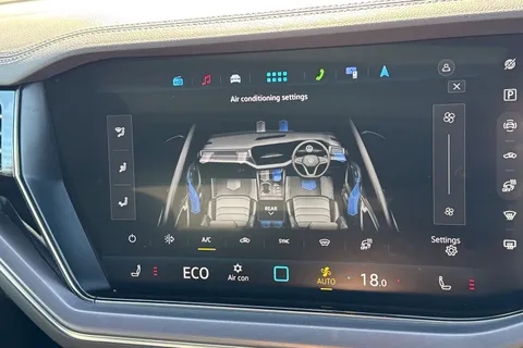 KJ25CVS Volkswagen Touareg 3.0 V6 TDI 4Motion 286 Black Edition 5dr Tip Auto | Heated Windscreen | ACC Thumbnail #23