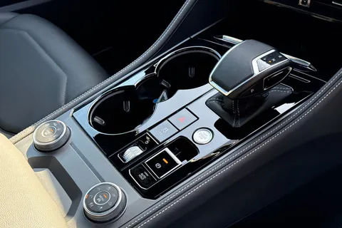 KJ25CVS Volkswagen Touareg 3.0 V6 TDI 4Motion 286 Black Edition 5dr Tip Auto | Heated Windscreen | ACC Thumbnail #24