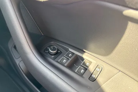 KJ25CVS Volkswagen Touareg 3.0 V6 TDI 4Motion 286 Black Edition 5dr Tip Auto | Heated Windscreen | ACC Thumbnail #26